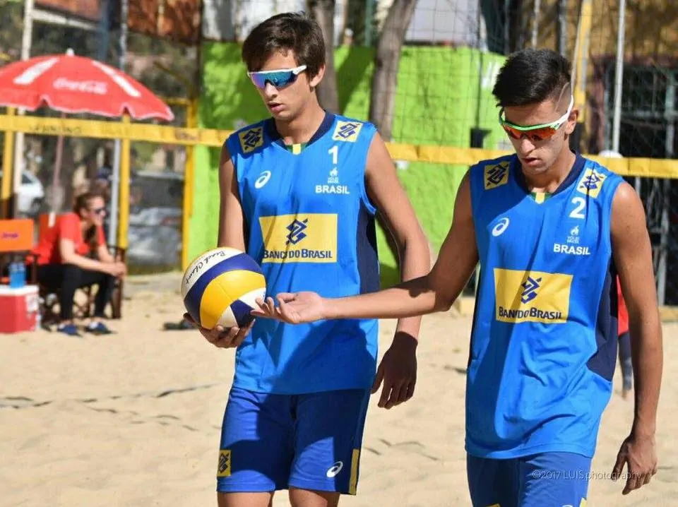 Cinco atletas paranaenses são convocados para o CAMP Sub 19 de Vôlei de