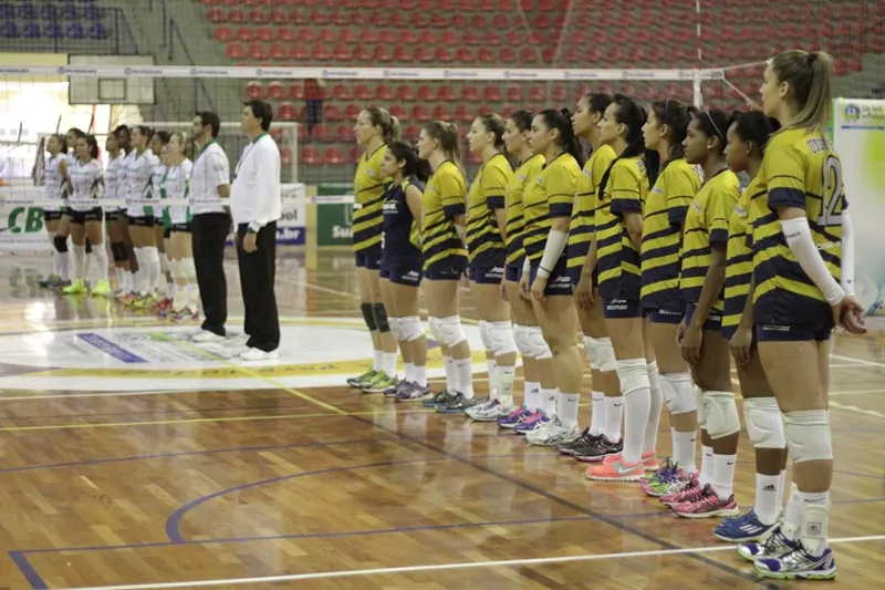 Vôlei Feminino de Pedreira é líder do Campeonato Circuito das