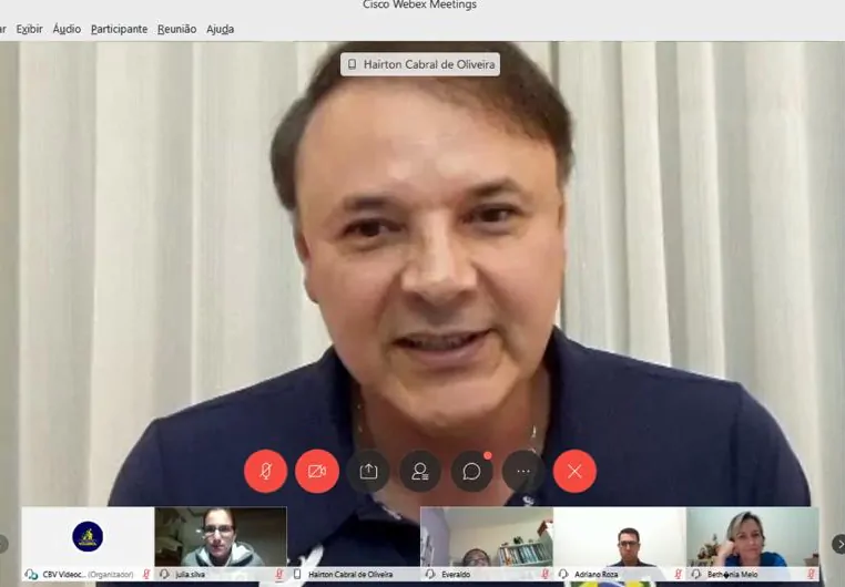 Hairton Cabral durante encontro virtual nesta quinta-feira (Créditos: Divulgação/CBV )